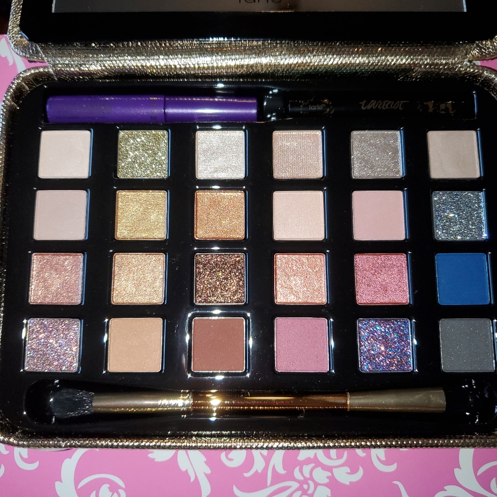 Gorgeous Tarte Wonderland palette
